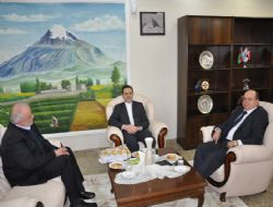 İran Başkonsolosundan Vali Çiçek'e ziyaret